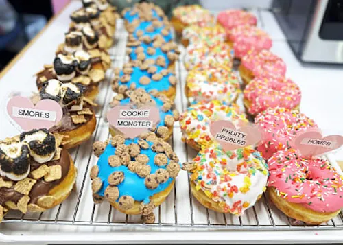 Photo 1 of 4: Blinkie's Donuts-Woodland Hills