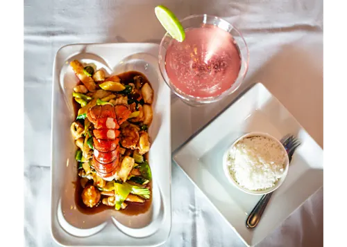 East Moon Asian Bistro & Sushi