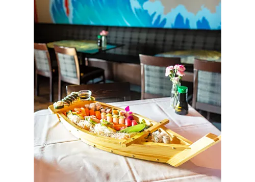 East Moon Asian Bistro & Sushi