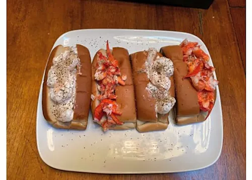 Mason's Famous Lobster Rolls - National Harbor