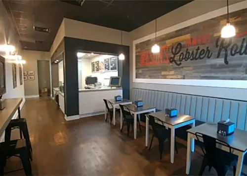 Mason's Famous Lobster Rolls - National Harbor
