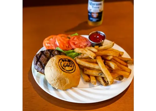 Par 440 Restaurant and Lounge