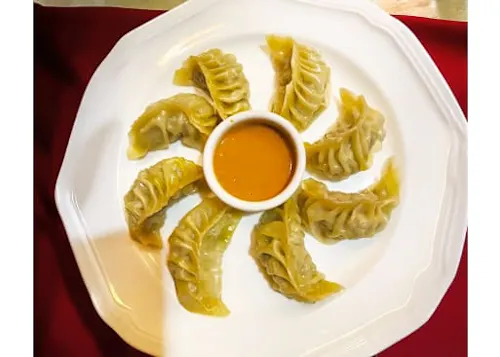 Momo N Curry