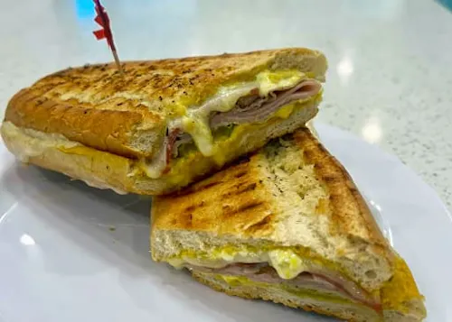 Mia's Cafe and Gelateria