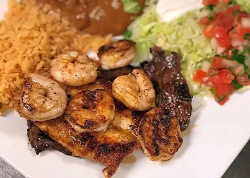 El Cerro Bar & Grill
