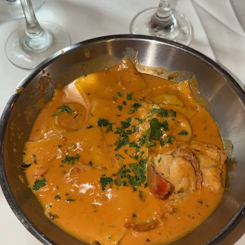 Lola Restaurant & Grill