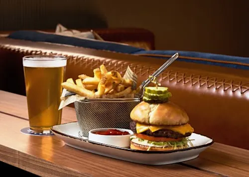 Sheraton Suites Galleria Atlanta - Hank's Kitchen and Bar