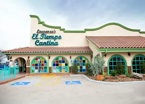 El Tiempo Cantina - 290