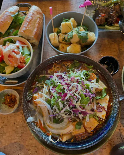 Photo 1 of 4: Âu Lạc LA