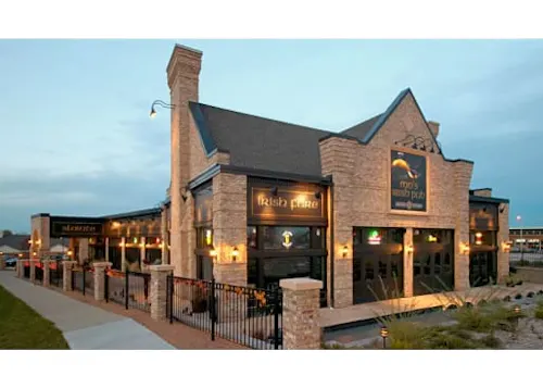 Photo 1 of 4: Mo's Irish Pub
