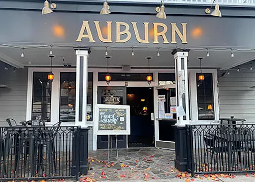 Auburn Lounge