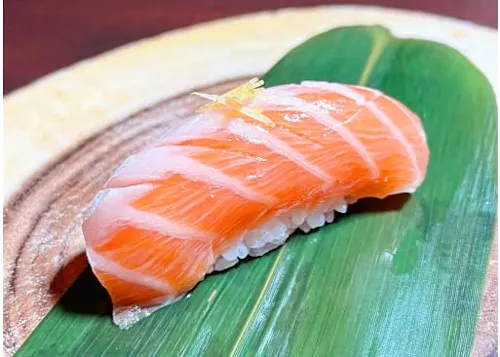 Mama M Sushi & Rolls