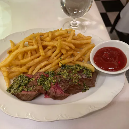Paris Bar