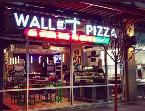 Wall ST Pizza