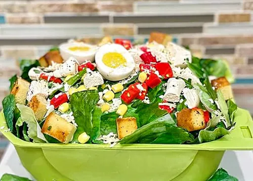 Salata Las Colinas