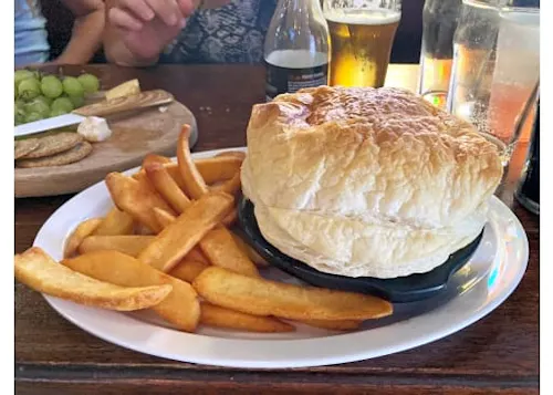 Fox & Hounds