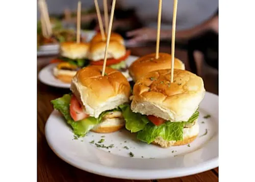 The pearl sports bar & restaurant