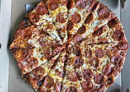 Fox's Pizza Den