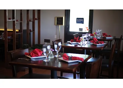 Photo 1 of 4: Rocharin Thai Bistro