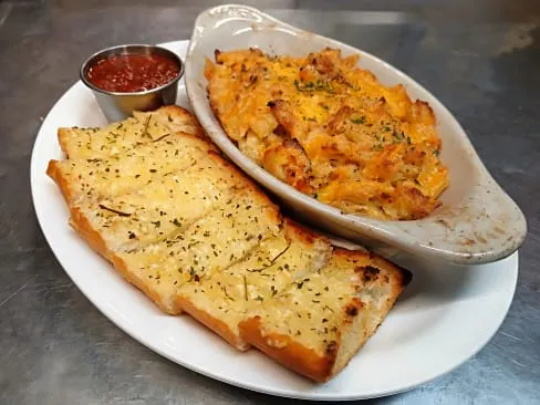 Pauly's at Earl's