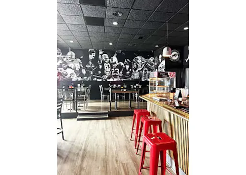 Pierce Ave Bar & Grill