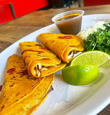 Photo 1 of 4: Quilo's Taqueria