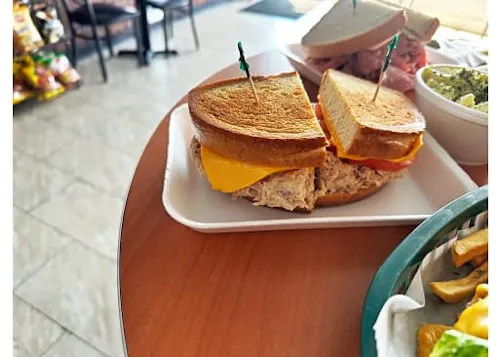 Deli Guyz