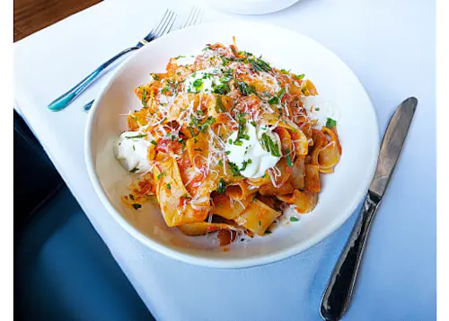 Luna Bar & Bistro