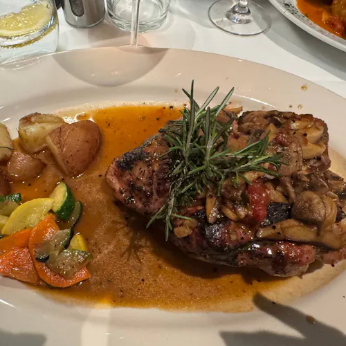 Photo 1 of 4: Lucias Trattoria