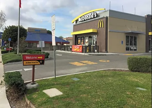McDonald's - E 17th St