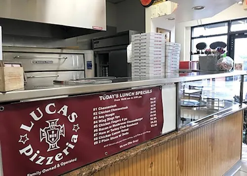 Lucas Pizzeria