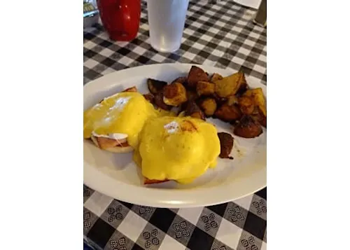 Mama's Breakfast Table