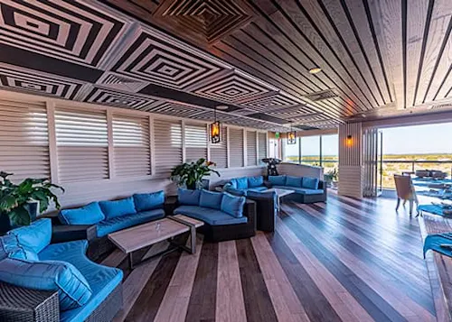 Vantage Rooftop Bar at The Karol Hotel