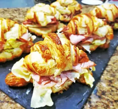 Le Petit Croissant