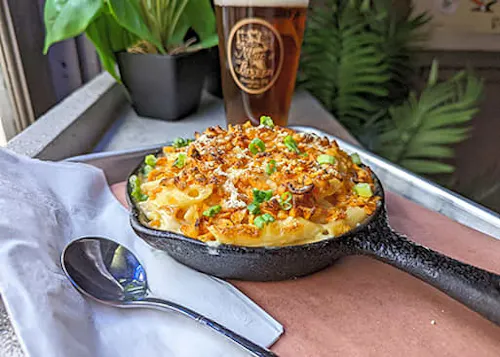 Mac's Tavern