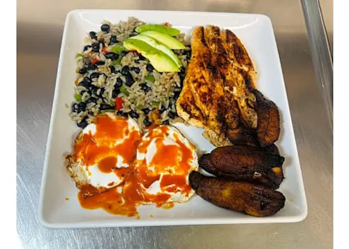 Reyes Restaurant Bar and Breakfast
