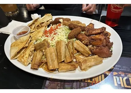 Reyes Restaurant Bar and Breakfast