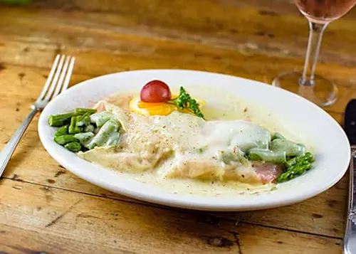Cream & Crepe Cafe