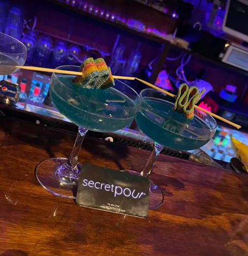 Secret Pour