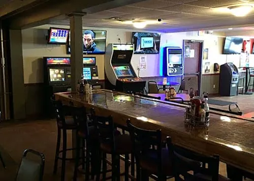 Red's Sports Bar And Grill