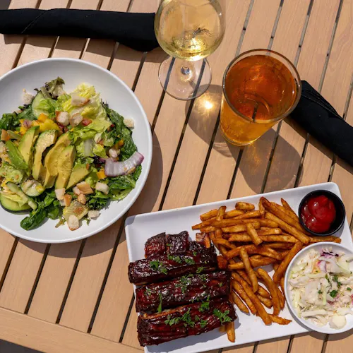 Palm & Paddle Grille