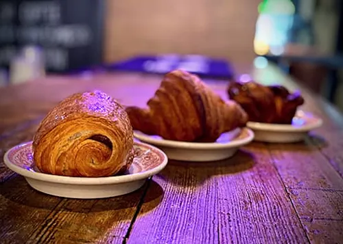 Lola's Coffee and Bar