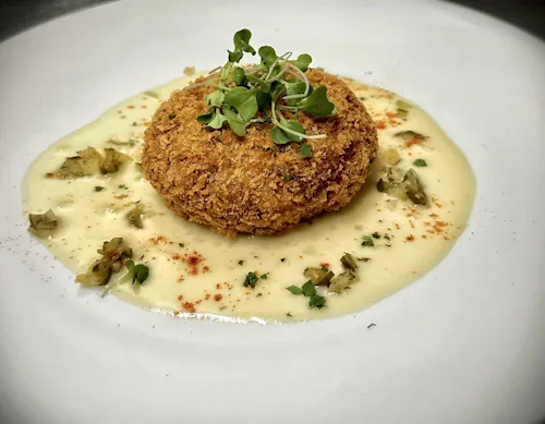 Le Central Bistro