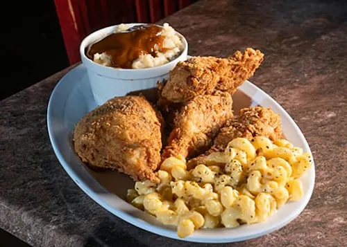Hogg Daddy's Beach Bar & Grill