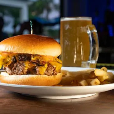 Hogg Daddy's Beach Bar & Grill