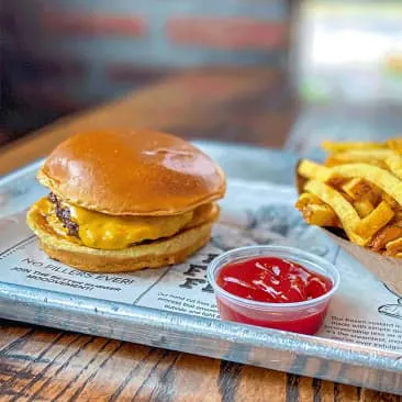 Cheeseburger Bobby's - Peachtree Corners