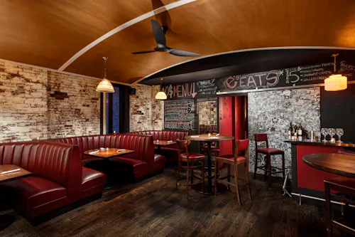 Photo 1 of 4: e's BAR