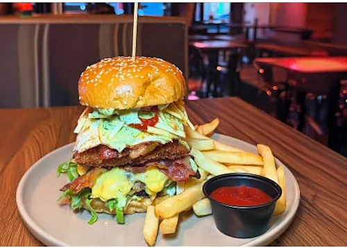 Lyfe Restaurant & Lounge