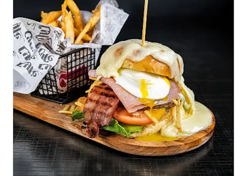 Lyfe Restaurant & Lounge