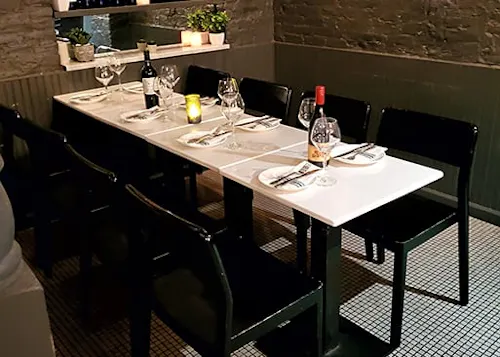 Aura Bar & Kitchen